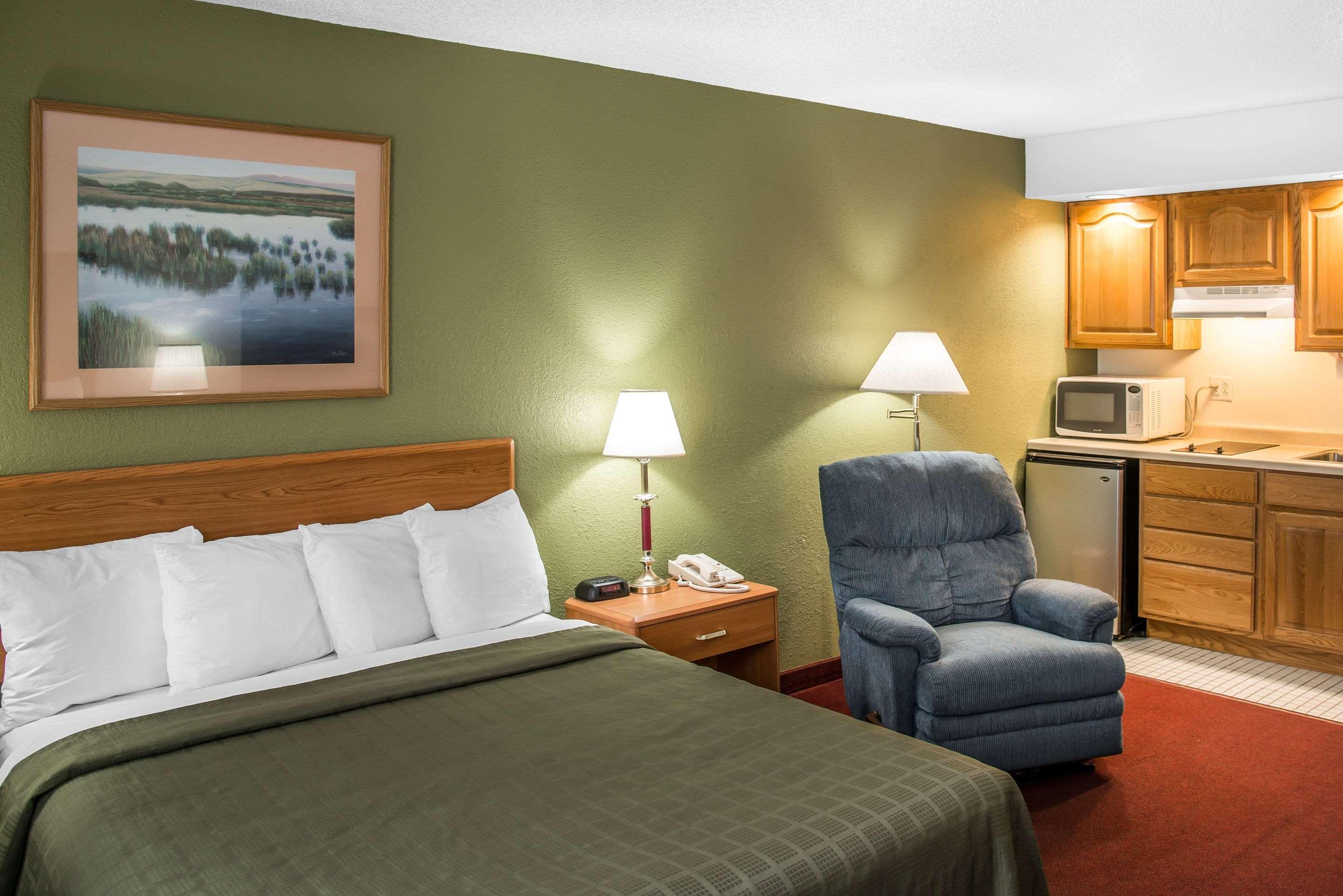 Hudson Inn & Suites Esterno foto